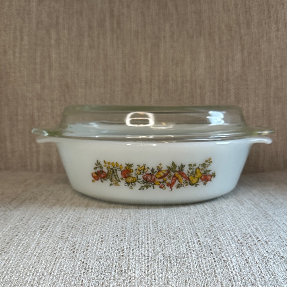 Vintage Anchor Hocking Harvest Vegetable 1.5 QT Casserole Dish with Glass Lid